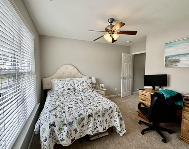 9826 Grettle Court - Photo Thumbnail 13