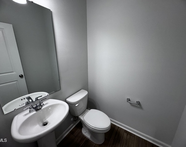 205 Broomside Avenue - Photo Thumbnail 5