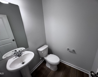 203 Broomside Avenue - Photo Thumbnail 5