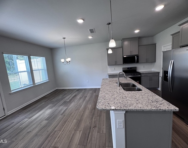 203 Broomside Avenue - Photo Thumbnail 2