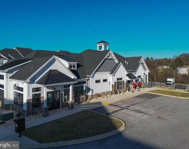 8308 Hudson Court - Photo Thumbnail 2