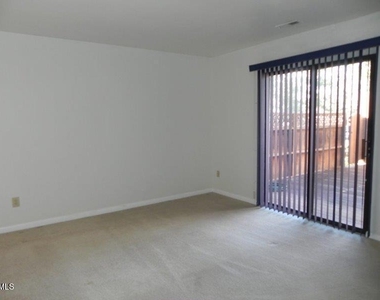 340 Summerwalk Circle - Photo Thumbnail 8