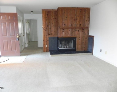 340 Summerwalk Circle - Photo Thumbnail 3