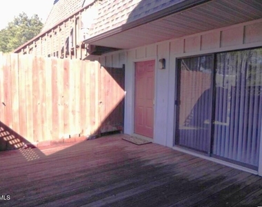 340 Summerwalk Circle - Photo Thumbnail 2