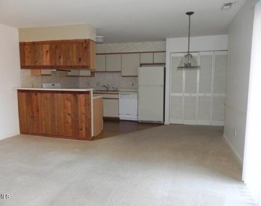 340 Summerwalk Circle - Photo Thumbnail 4