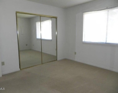 340 Summerwalk Circle - Photo Thumbnail 11