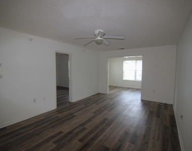 2010 Wolfmill Drive - Photo Thumbnail 4
