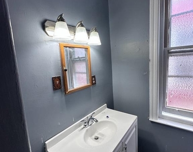 538 N 58th Street - Photo Thumbnail 7