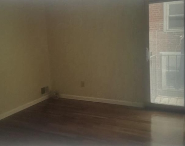 932 Pine Street - Photo Thumbnail 4