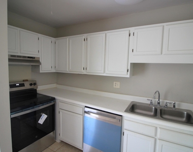 2833 Seclusion Court - Photo Thumbnail 6