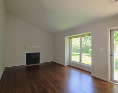 2833 Seclusion Court - Photo Thumbnail 2