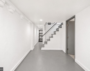 1345 E Berks Street - Photo Thumbnail 28