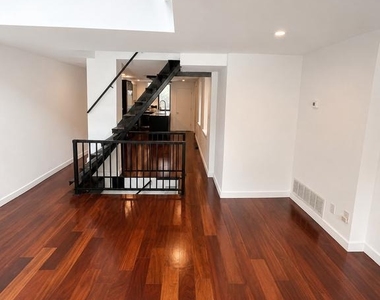 1345 E Berks Street - Photo Thumbnail 2