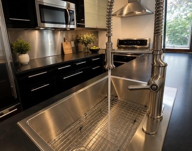1345 E Berks Street - Photo Thumbnail 5