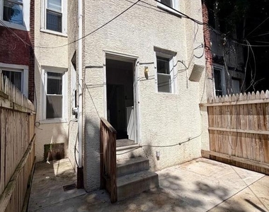 2555 N Hollywood Street - Photo Thumbnail 16