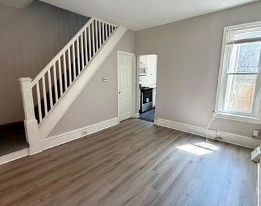2555 N Hollywood Street - Photo Thumbnail 4