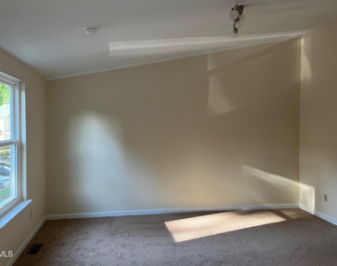 1829 Fox Sterling Drive - Photo Thumbnail 8