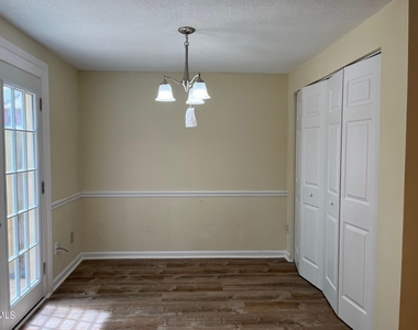 1829 Fox Sterling Drive - Photo Thumbnail 5