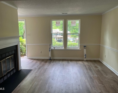 1829 Fox Sterling Drive - Photo Thumbnail 2