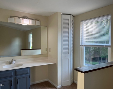 1829 Fox Sterling Drive - Photo Thumbnail 9