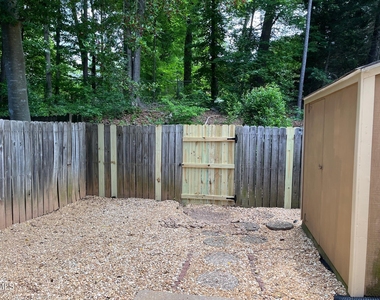 1829 Fox Sterling Drive - Photo Thumbnail 12