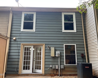 1829 Fox Sterling Drive - Photo Thumbnail 13