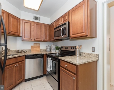 2031 Chancellor Street - Photo Thumbnail 10