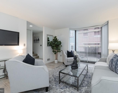 2031 Chancellor Street - Photo Thumbnail 3