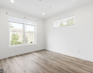 2429 W Thompson Street - Photo Thumbnail 12