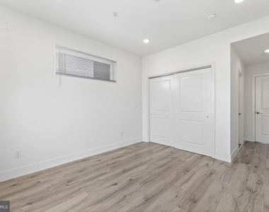 2429 W Thompson Street - Photo Thumbnail 13