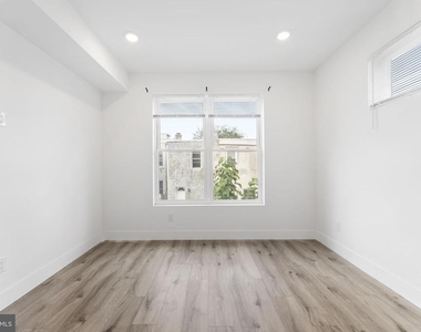2429 W Thompson Street - Photo Thumbnail 10
