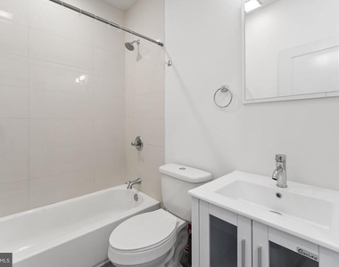 2429 W Thompson Street - Photo Thumbnail 14