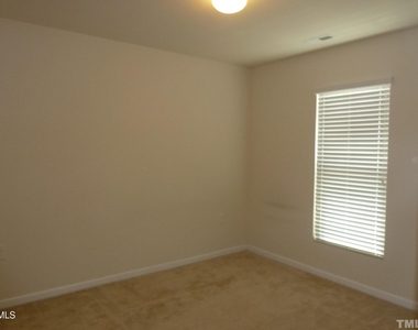 521 Denhoff Drive - Photo Thumbnail 6