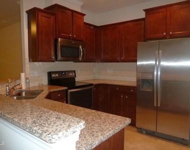 521 Denhoff Drive - Photo Thumbnail 2
