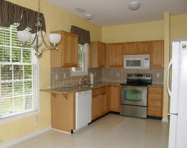 207 Cove Creek Drive - Photo Thumbnail 7