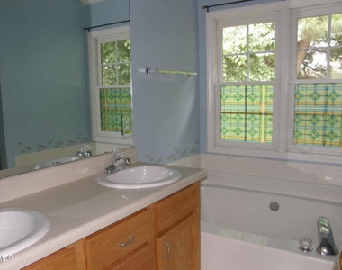 207 Cove Creek Drive - Photo Thumbnail 11