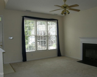 207 Cove Creek Drive - Photo Thumbnail 5