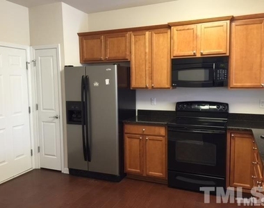 300 Dyersville Drive - Photo Thumbnail 3