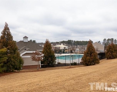 300 Dyersville Drive - Photo Thumbnail 8