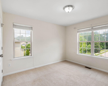 453 Sandy Whispers Place - Photo Thumbnail 25
