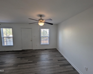 1005 Shades Place - Photo Thumbnail 7
