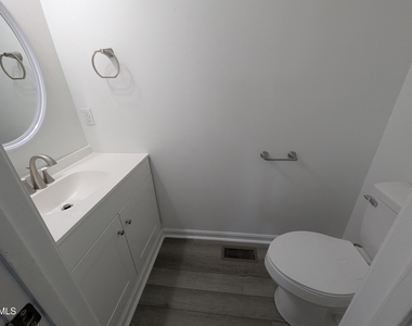 1005 Shades Place - Photo Thumbnail 13