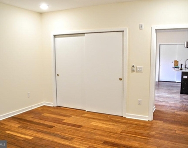 934 S 5th Street - Photo Thumbnail 7