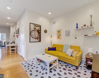2452 Frankford Avenue - Photo Thumbnail 5