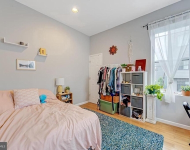 2452 Frankford Avenue - Photo Thumbnail 9