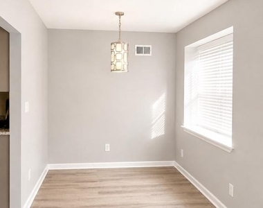 8516 Lynnewood Road - Photo Thumbnail 7