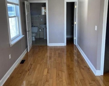 2106 South Street - Photo Thumbnail 7