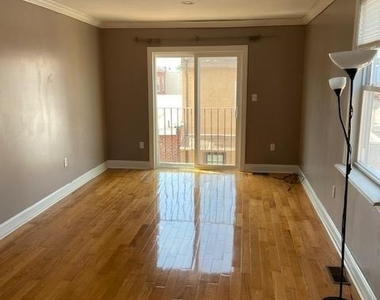 2106 South Street - Photo Thumbnail 6