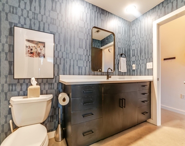 2235 E 6th St - Photo Thumbnail 14