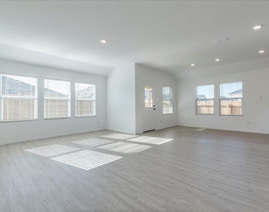 156 Alamito Ave - Photo Thumbnail 13